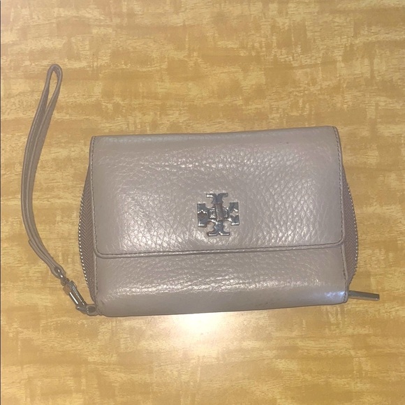 Tory Burch Tan Leather with silver tone hardware Wristlet / preowned - Picture 1 of 11
